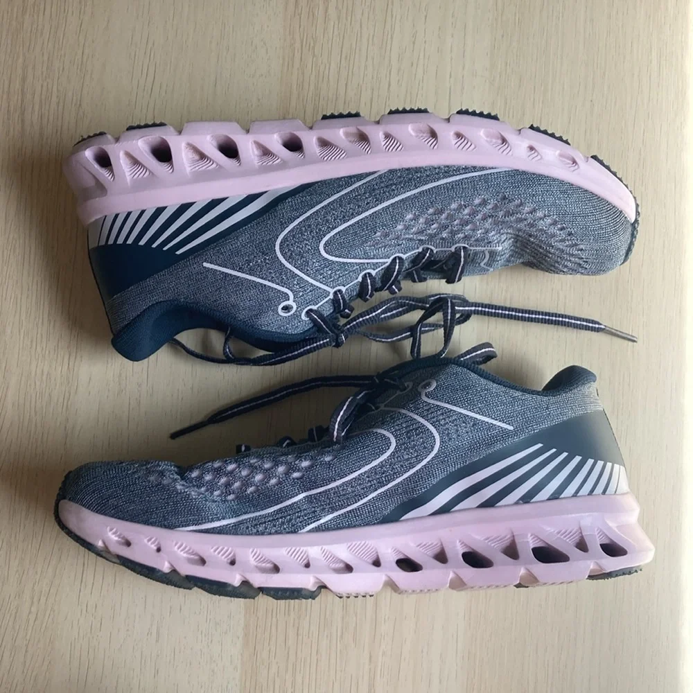 AVIA, Women's Tech Runner Lace Up Sneaker Size 7.5W, Gray and Purple